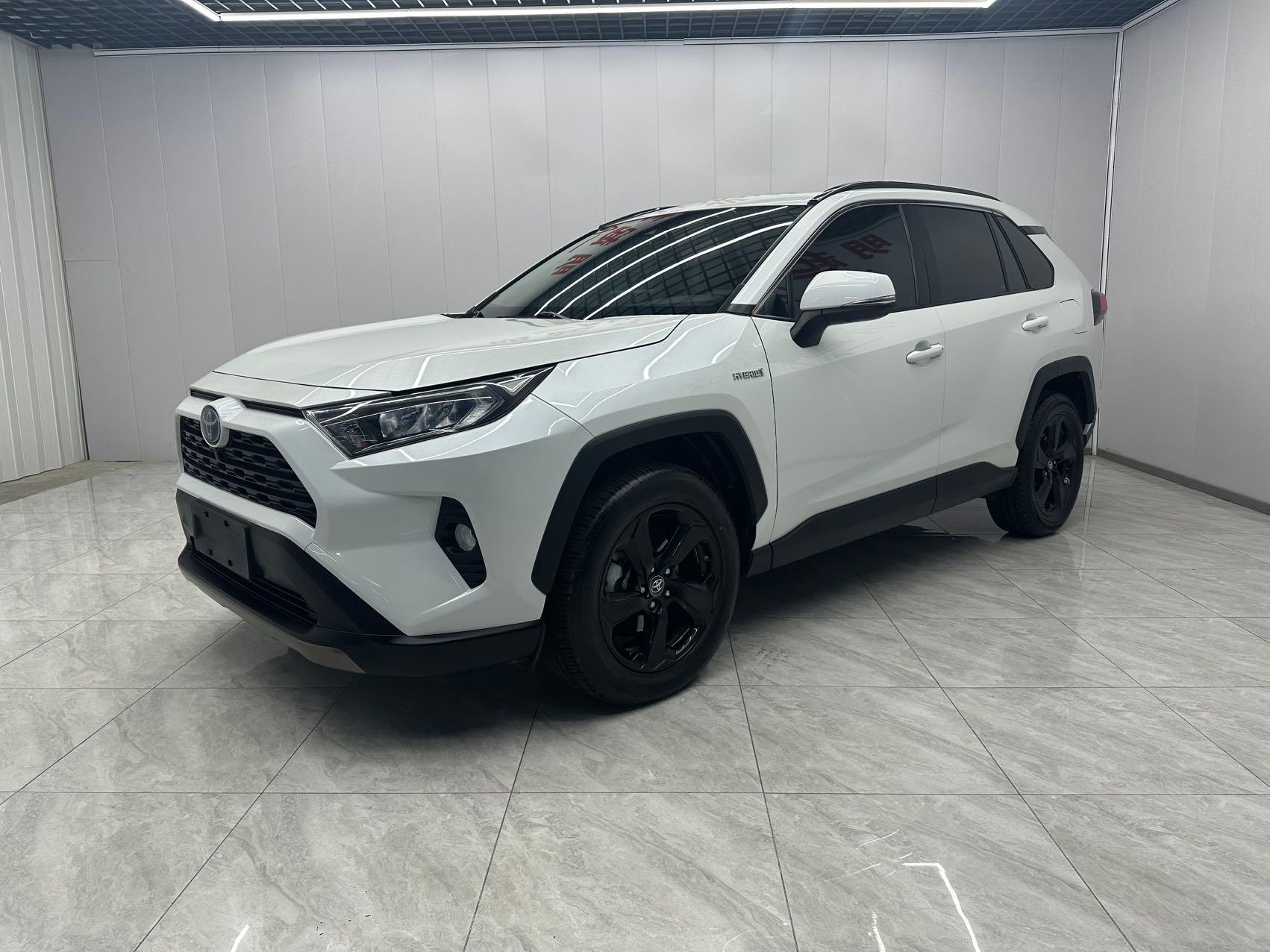 Toyota RAV4 2021 модельного года Двойной двигатель 2,5 л E-CVT полный привод Elite PLUS версия