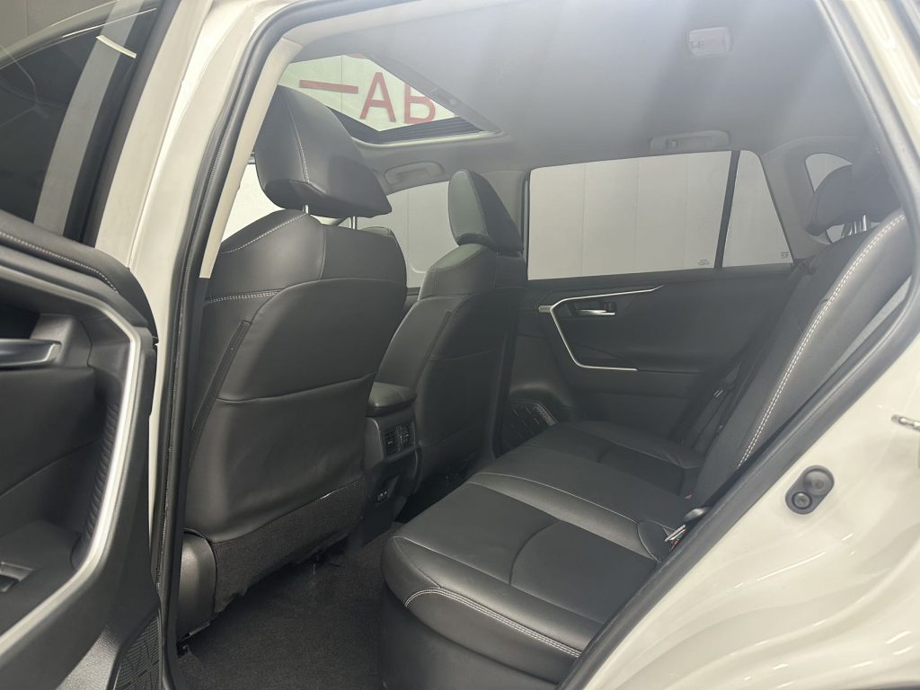Toyota RAV4 2021 модельного года Двойной двигатель 2,5 л E-CVT полный привод Elite PLUS версия - Huishida Trading