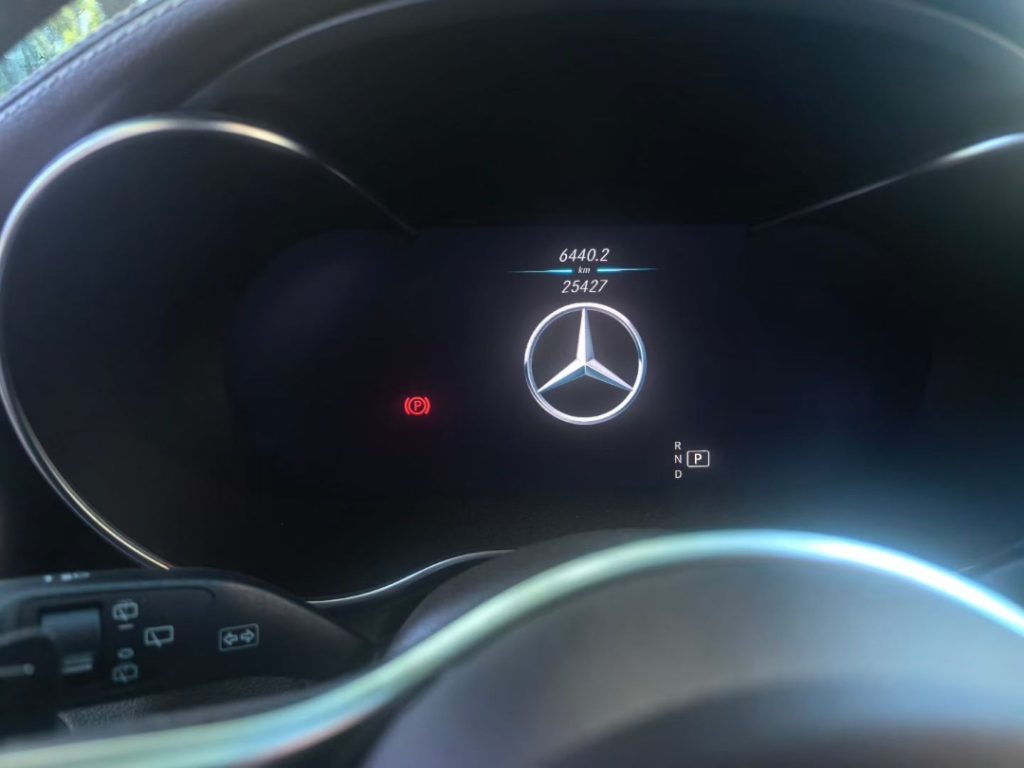 Mercedes-Benz GLC 300 2022 модельного года GLC 300 L 4MATIC Dynamic Edition - Huishida Trading