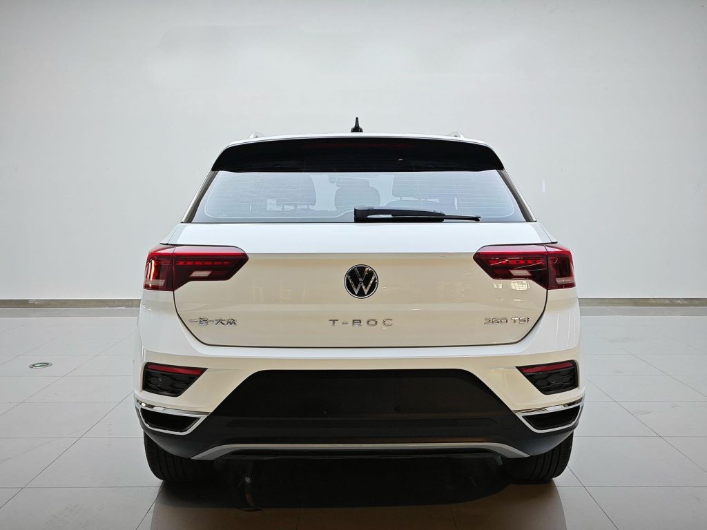 Volkswagen T-ROC 2022 Модель 280TSI DSG Двухколесный привод Комфорт Плюс - Huishida Trading