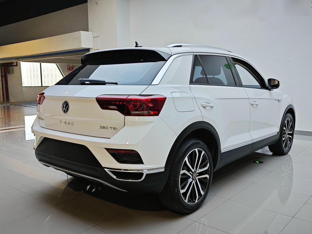 Volkswagen T-ROC 2022 Модель 280TSI DSG Двухколесный привод Комфорт Плюс - Huishida Trading