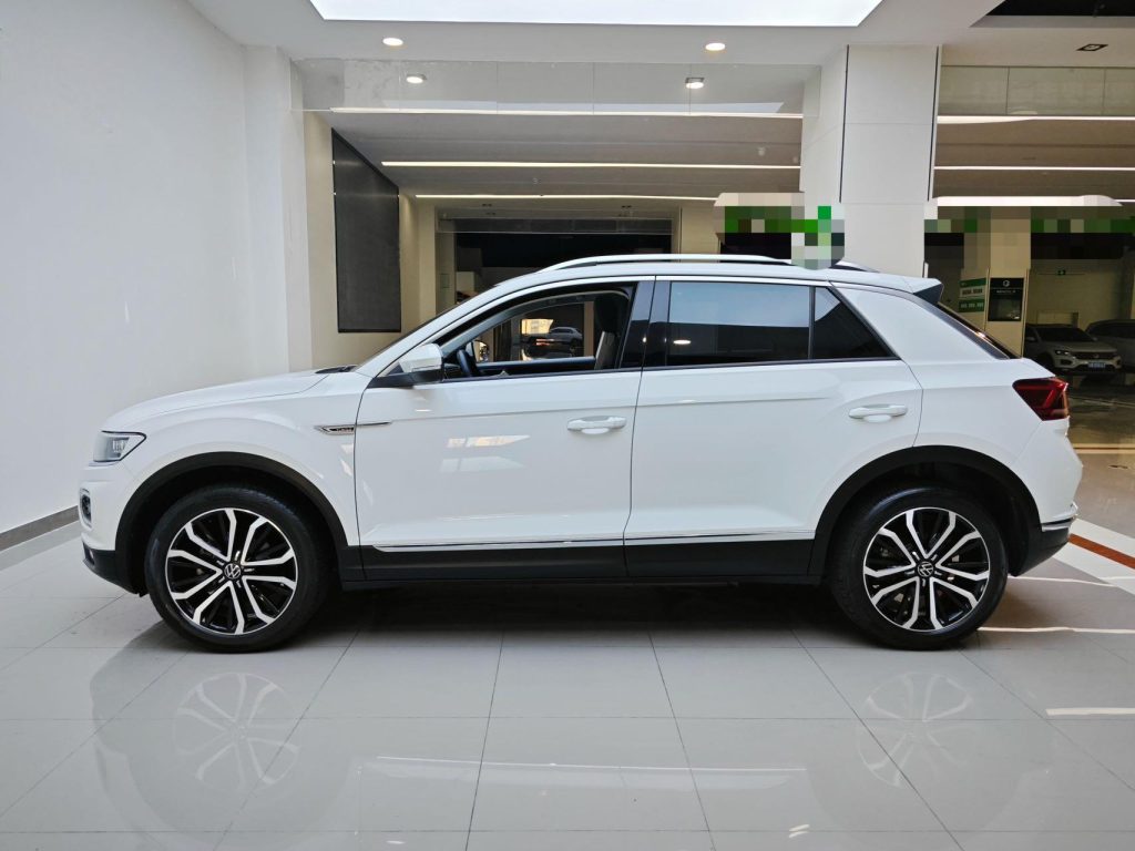 Volkswagen T-ROC 2022 Модель 280TSI DSG Двухколесный привод Комфорт Плюс - Huishida Trading