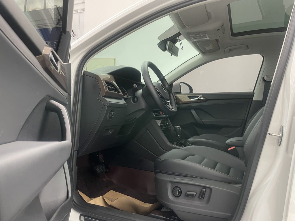 Volkswagen Tharu 2021 Model Two-Wheel Drive Luxury Plus - Huishida Trading
