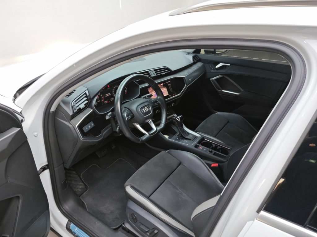 Audi Q3 2022 Model 35 TFSI Sporty Edition - Huishida Trading
