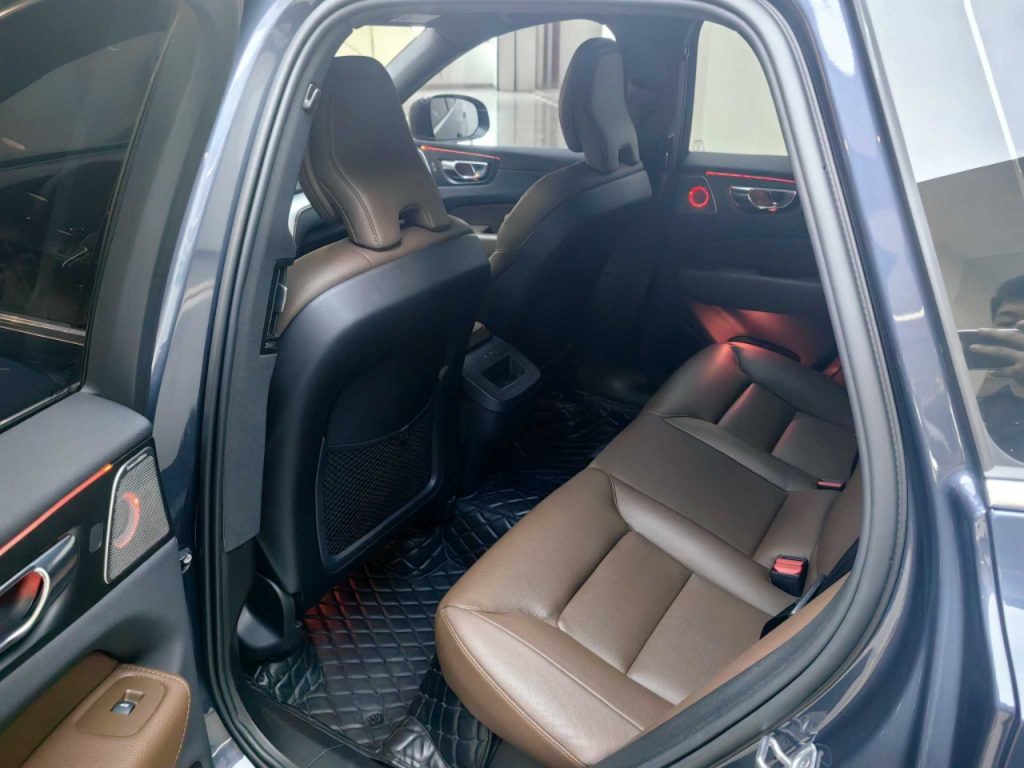 Volvo XC60 2022 Модель B5 Полный привод Smart Luxury Edition - Huishida Trading