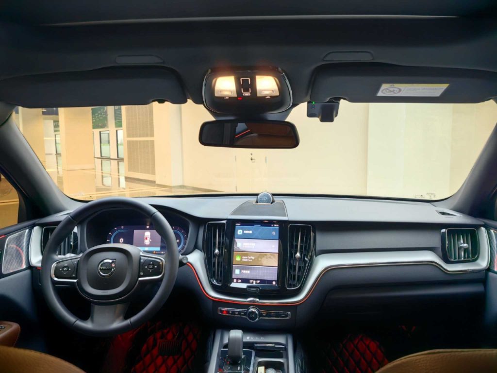 Volvo XC60 2022 Модель B5 Полный привод Smart Luxury Edition - Huishida Trading