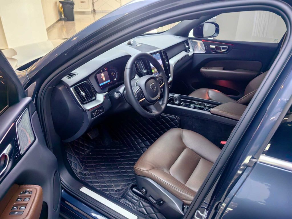 Volvo XC60 2022 Модель B5 Полный привод Smart Luxury Edition - Huishida Trading