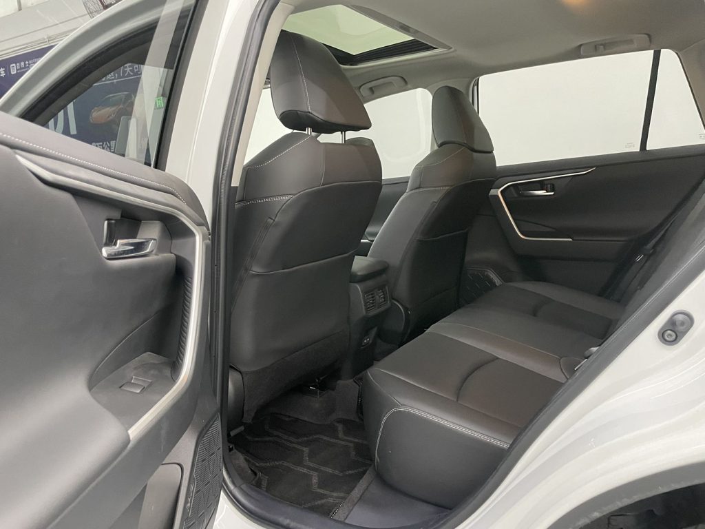 2022 Toyota RAV4 Fashion Plus - Huishida Trading