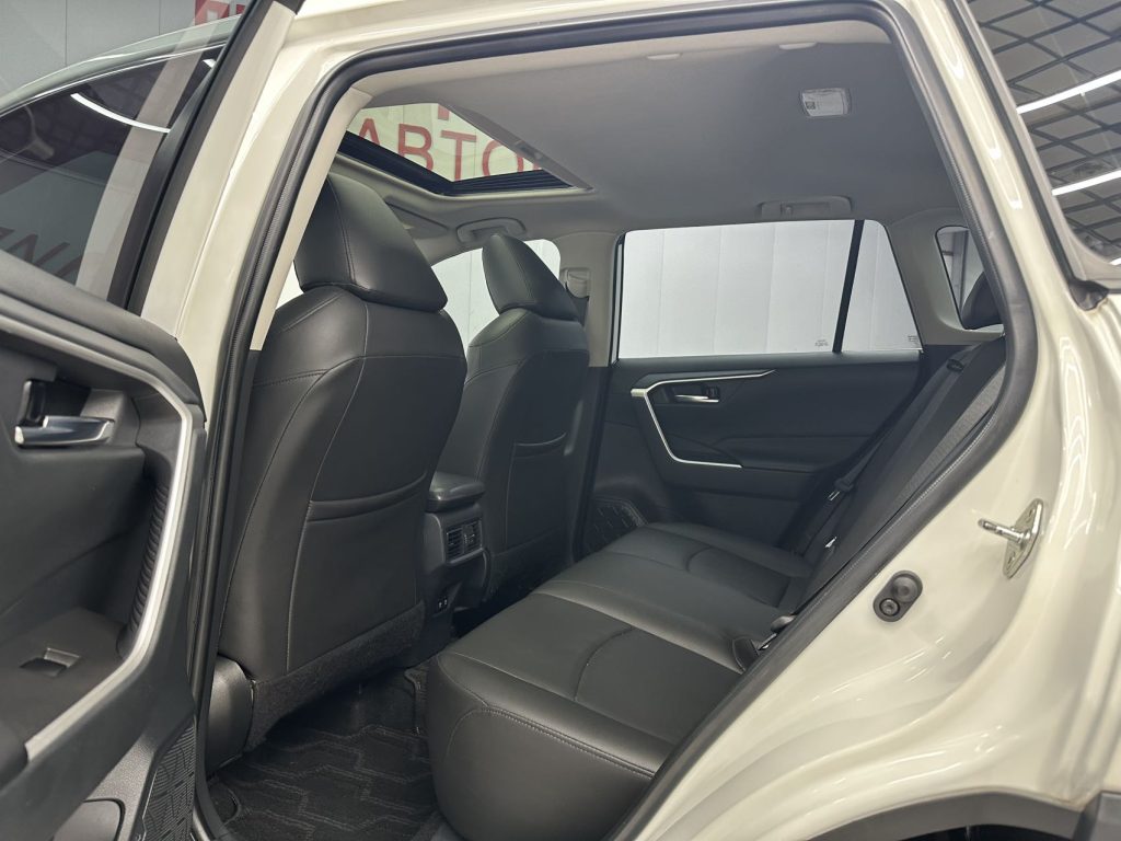 Toyota RAV4 2020 года 2,0 л CVT Передний привод Style PLUS Edition - Huishida Trading