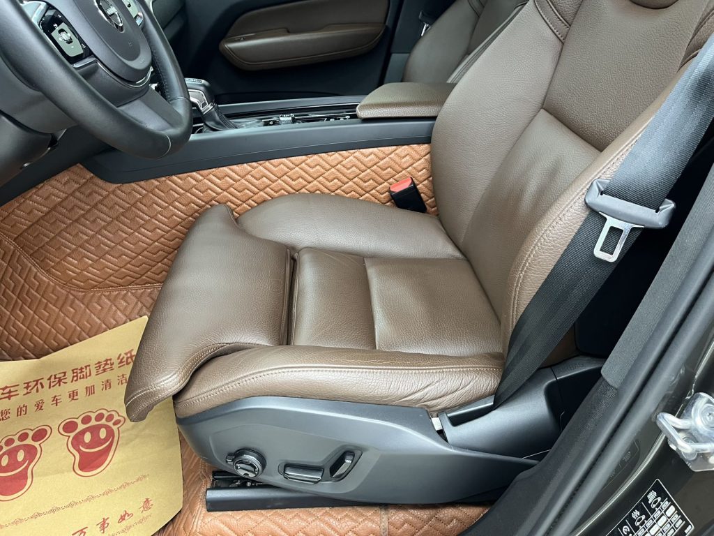 Volvo XC60 2021 T5 AWD Intelligent Luxury Edition - Huishida Trading