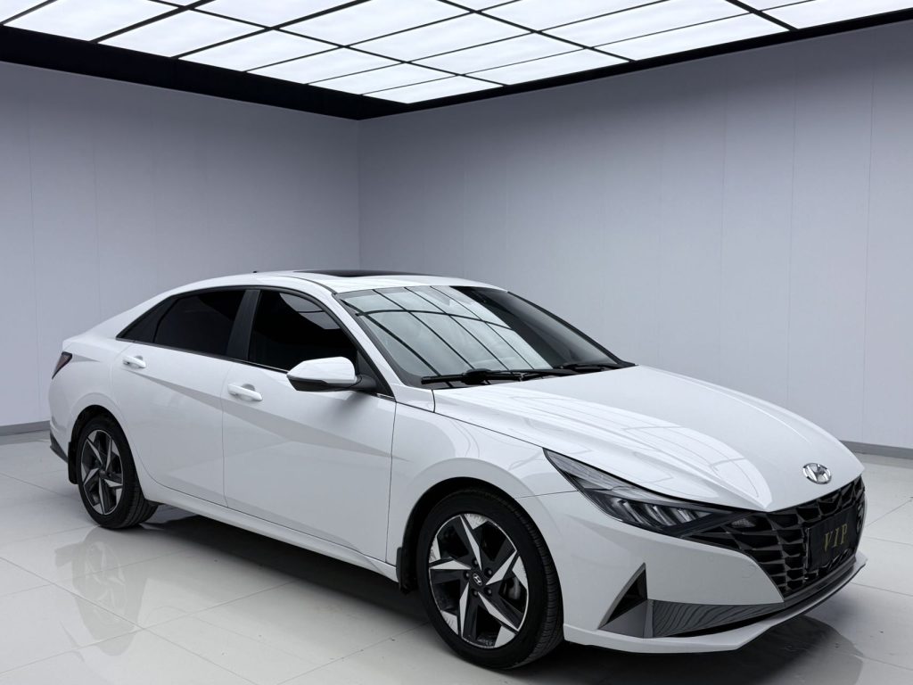 Hyundai Elantra 2022 1.5L CVT LUX Premium Edition - Huishida Trading