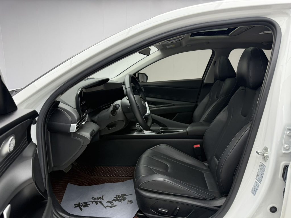 Hyundai Elantra 2022 1.5L CVT LUX Premium Edition - Huishida Trading