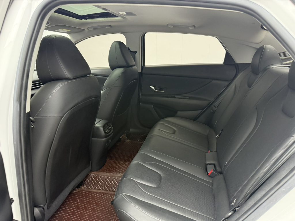 Hyundai Elantra 2022 1.5L CVT LUX Premium Edition - Huishida Trading