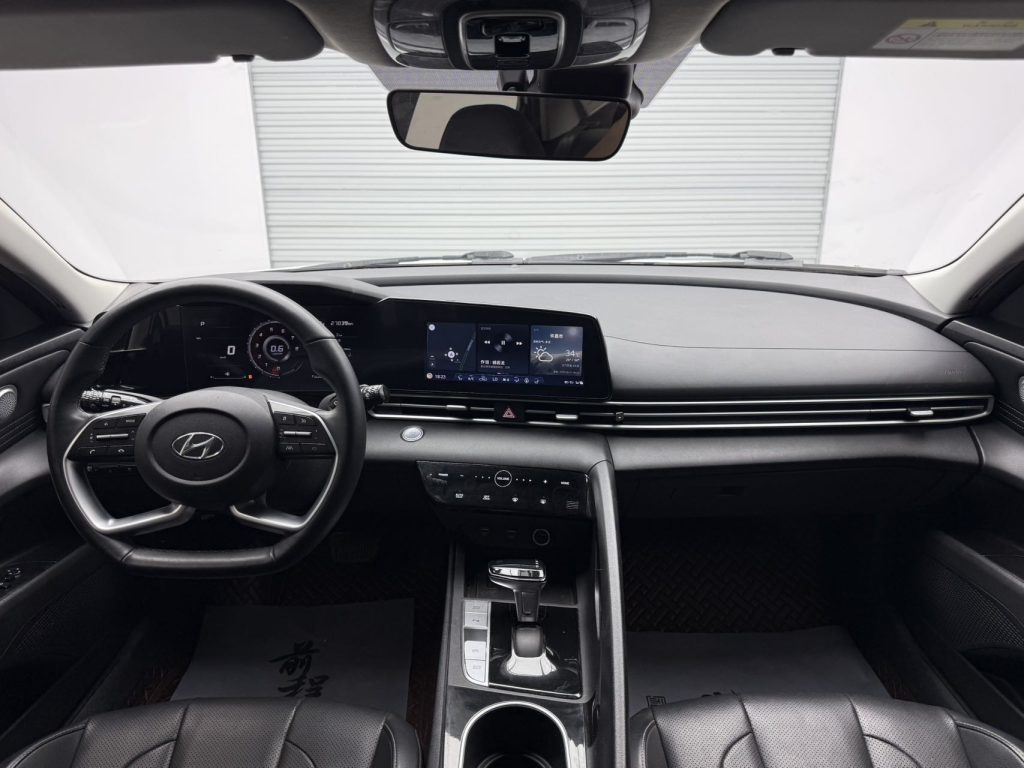 Hyundai Elantra 2022 1.5L CVT LUX Premium Edition - Huishida Trading
