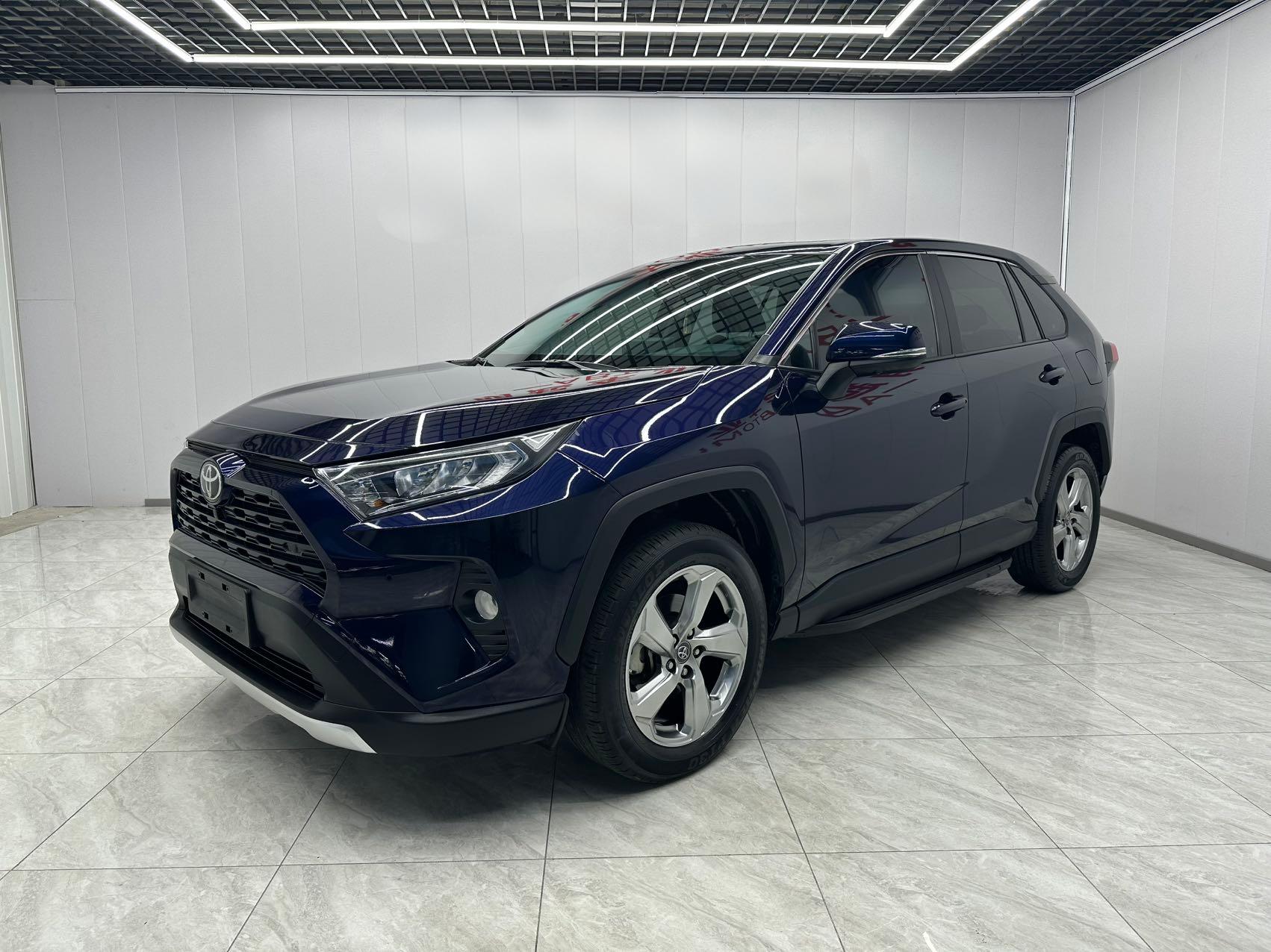 Toyota RAV4  2022 Модель 2.0L CVT с двухколесным приводом Style PLUS Edition