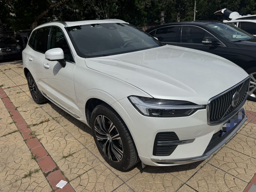 Volvo XC60 2022 B5 Полный привод Intelligent Luxury Edition - Huishida Trading