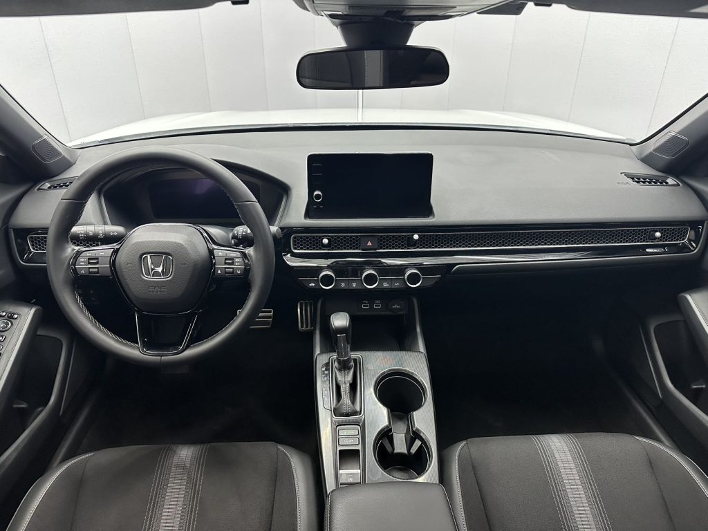 Honda Civic 2022 240TURBO CVT Dynamic Edition - Huishida Trading