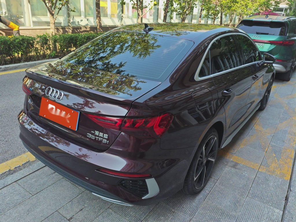 Audi A3L Limousne35TFSI Спортивный стиль Модель 2022 года - Huishida Trading