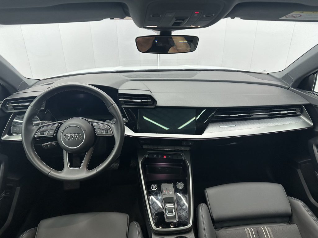 Audi A3 2022 Sportback 35 TFSI Sportline - Huishida Trading