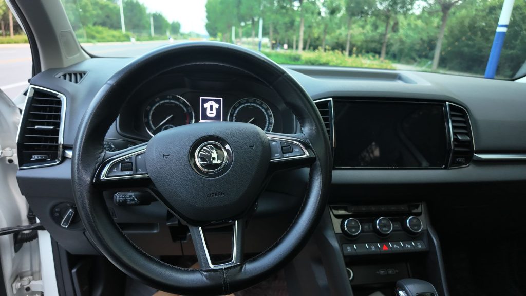 SKODA KAROQ 2021 TSI280 Luxury Edition - Huishida Trading