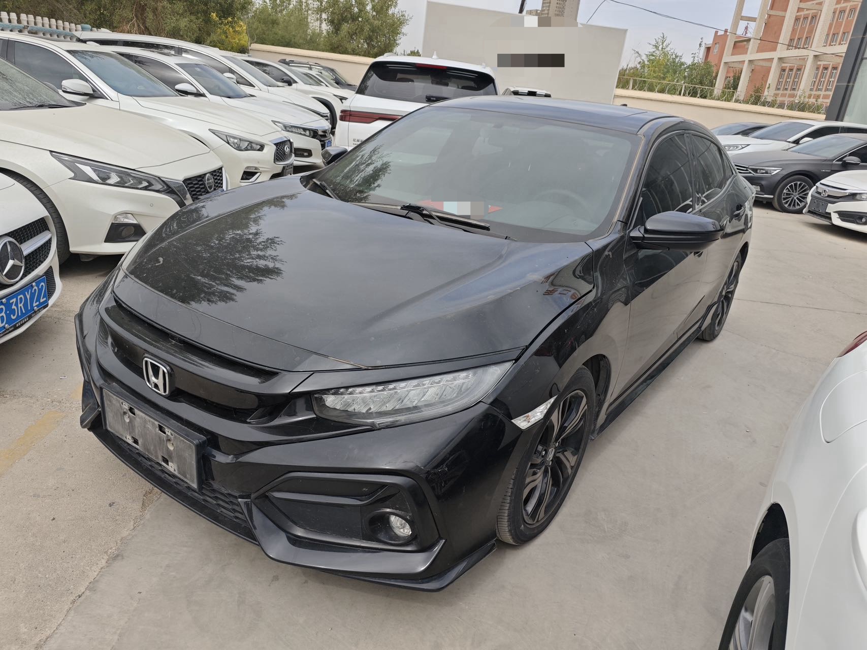 civic HATCHBACK 220TURBO CVT: вершина стильного и крутого дизайна
