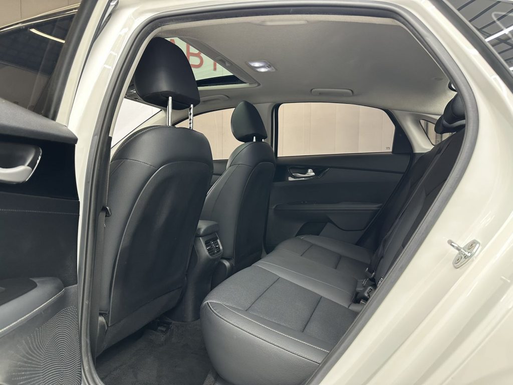 Kia K3 2021 года 1,5 л CVT Fashion Edition - Huishida Trading