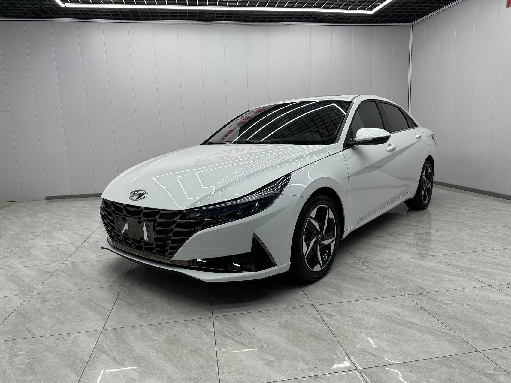 Hyundai Elantra  2022 1.5L CVT LUX Premium Edition