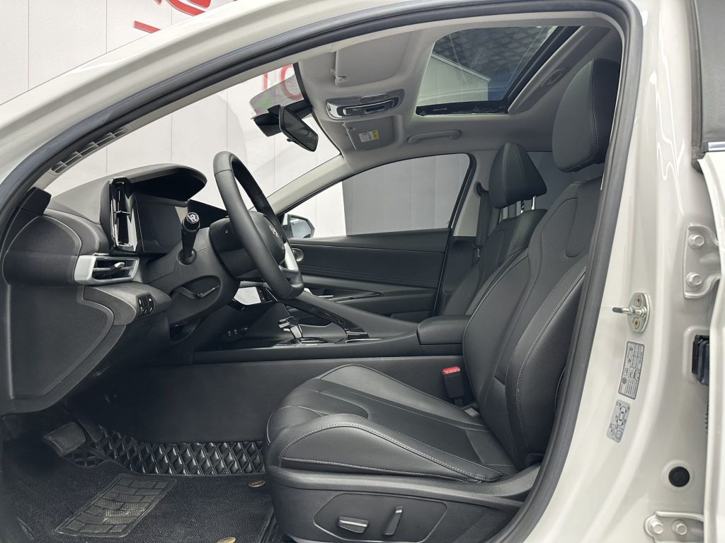 Hyundai Elantra 2022 1.5L CVT LUX Premium Edition - Huishida Trading