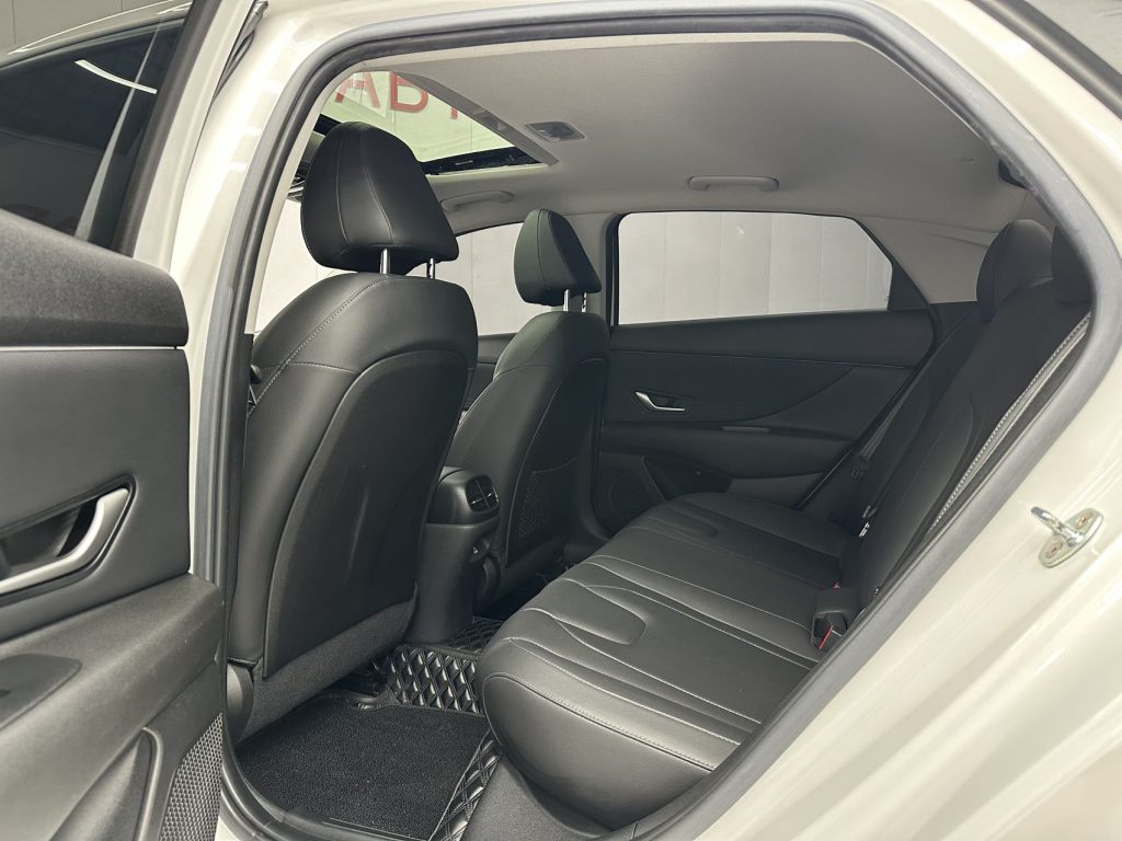 Hyundai Elantra 2022 1.5L CVT LUX Premium Edition - Huishida Trading