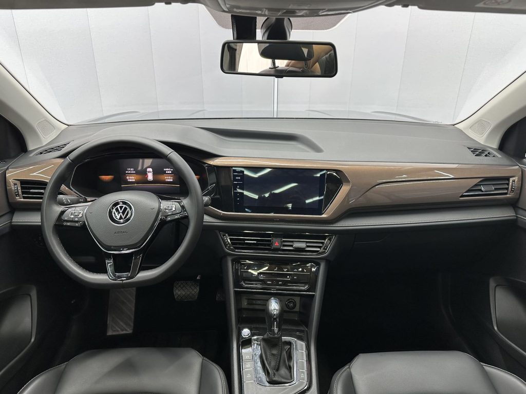 Volkswagen Tharu 2022 280TSI с двухколесным приводом, версия Luxury Edition - Huishida Trading