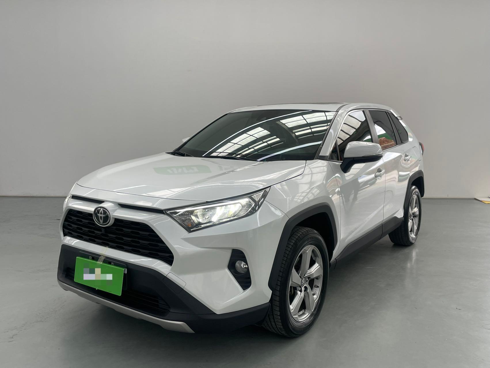 Toyota RAV4  2021 года  2,0 л CVT 2WD Style Edition