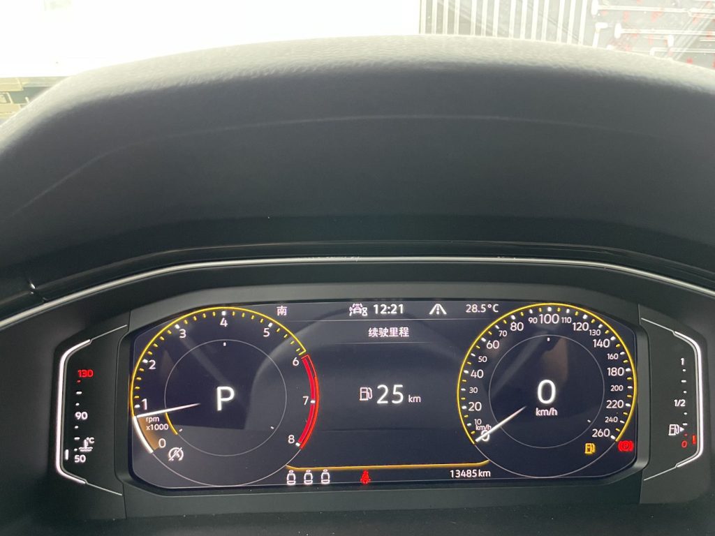 Volkswagen T-ROC 2021 280TSI DSG Двухколесный привод Comfort Connect Edition - Huishida Trading