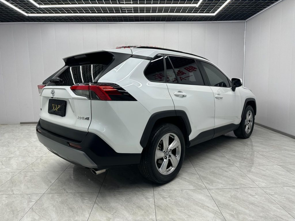 Toyota RAV4 2021 года 2,0 л CVT с передним приводом Style PLUS Edition - Huishida Trading