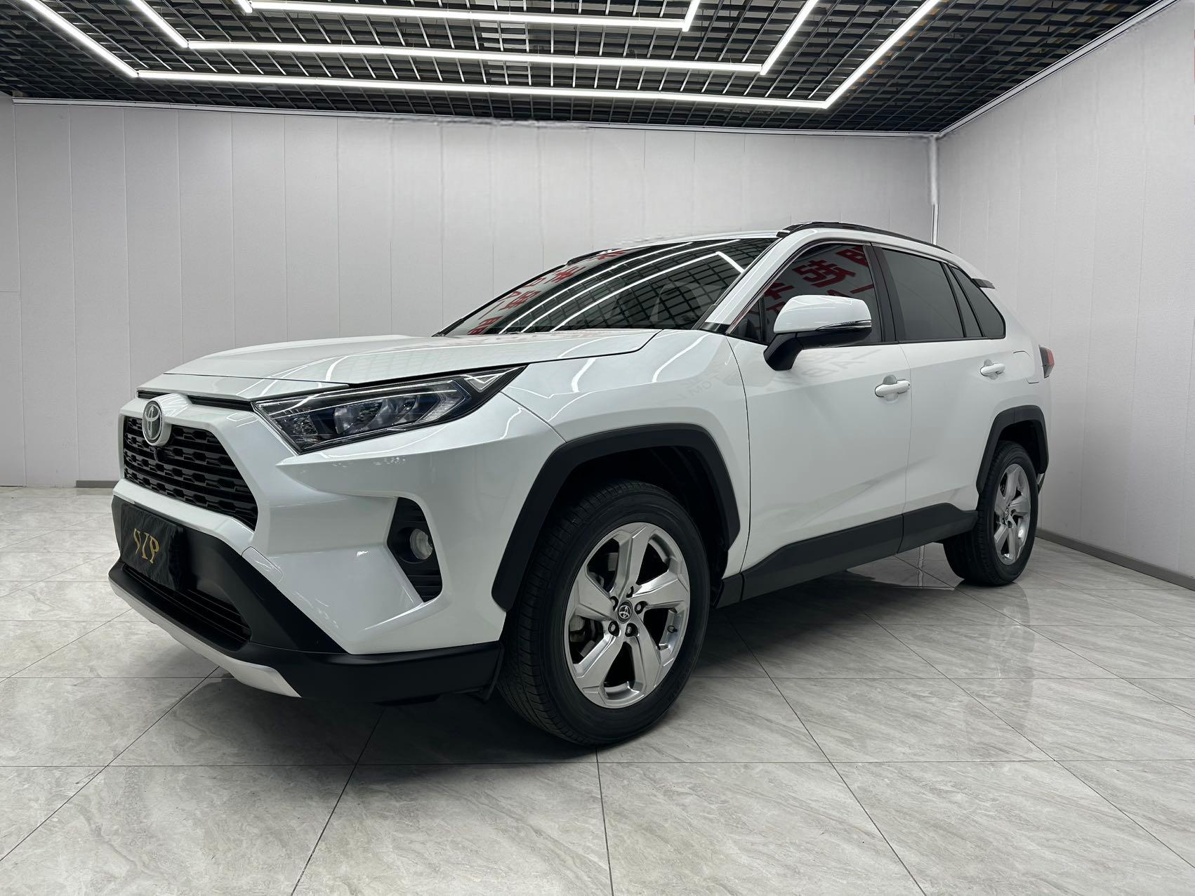 Toyota RAV4   2021 года  2,0 л CVT с передним приводом Style PLUS Edition