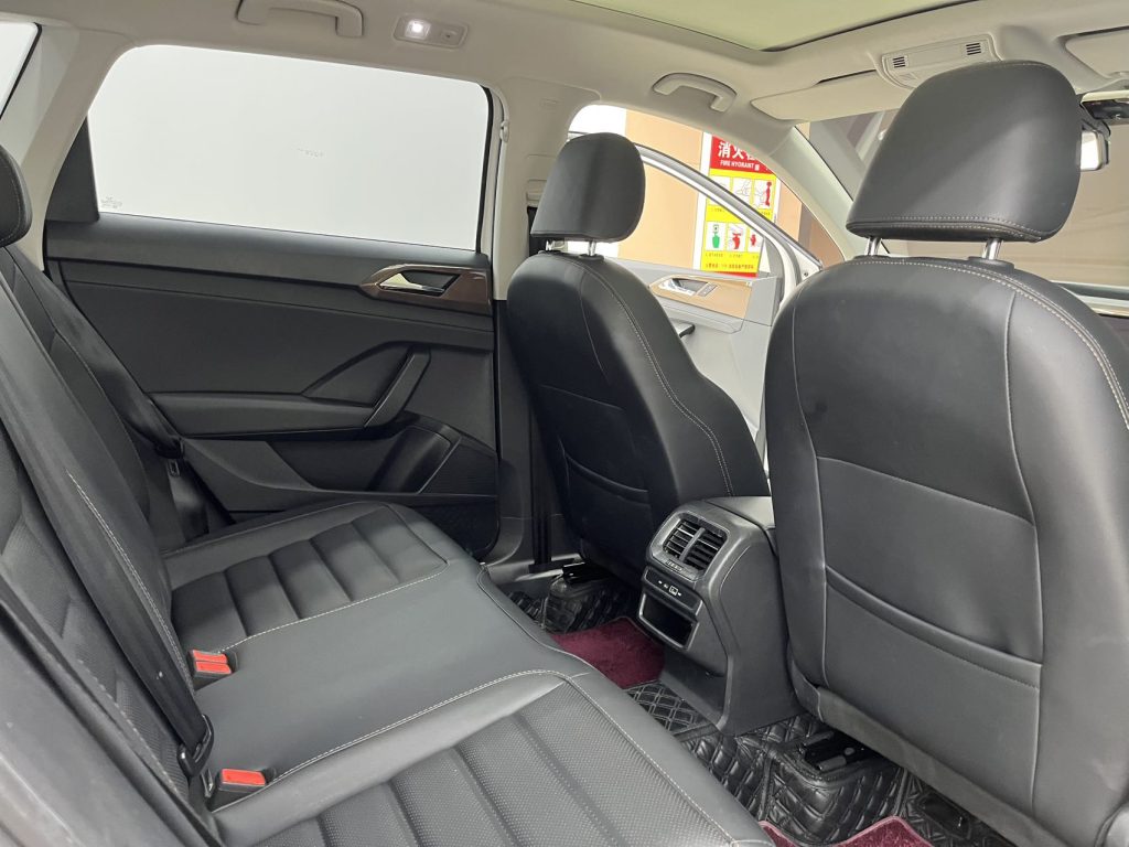 Volkswagen Tharu 2022 280TSI Two-Wheel Drive Luxury Edition - Huishida Trading