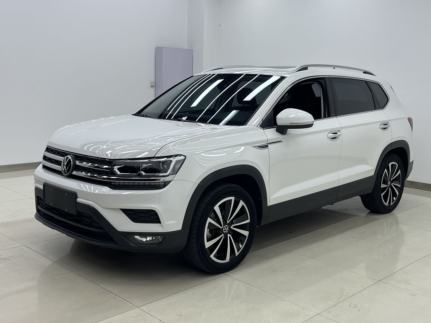 Volkswagen Tharu 2022 280TSI Two-Wheel Drive Luxury Edition