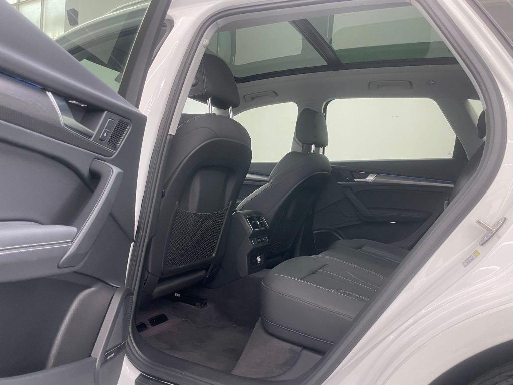 Audi Q5L 2021 года 45 TFSI Luxury Dynamic Edition - Huishida Trading