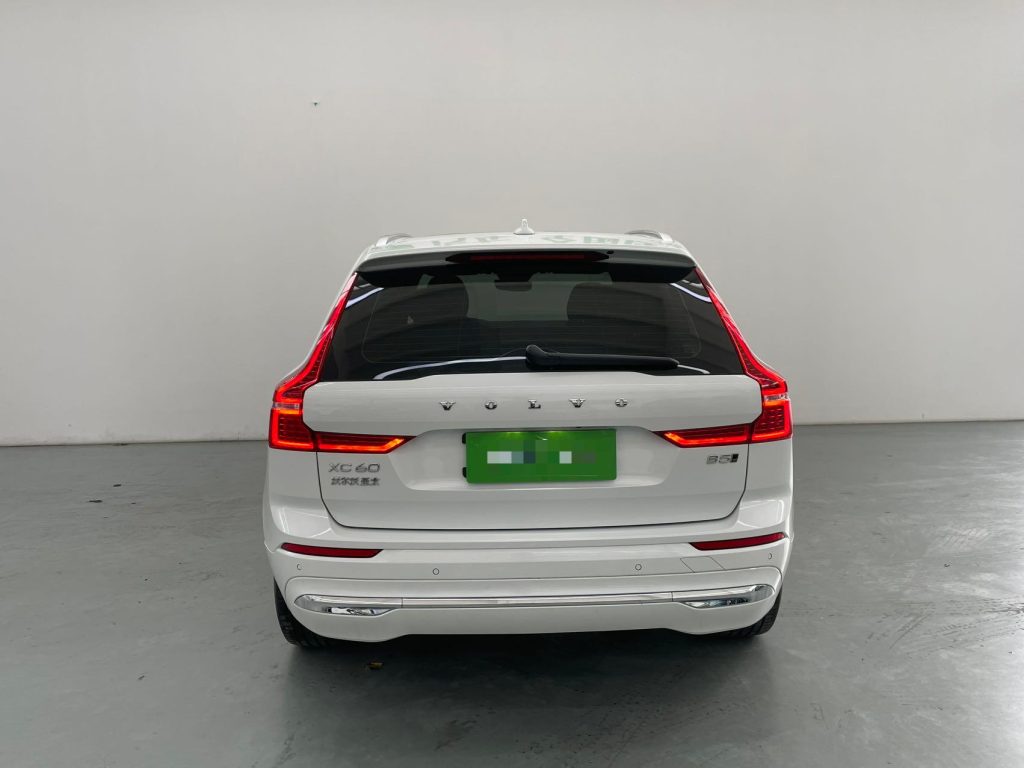 Volvo XC60 2023 Model B5 AWD Intelligent Luxury Edition - Huishida Trading