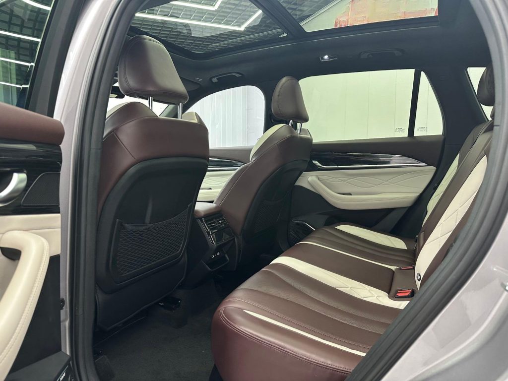 Geely Monjaro L 2021 года 2.0TD DCT EVO Двухколесный привод Флагманская версия - Huishida Trading