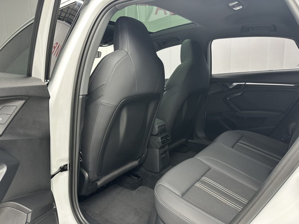 Audi A3 2021 Sportback 35 TFSI Sportline - Huishida Trading