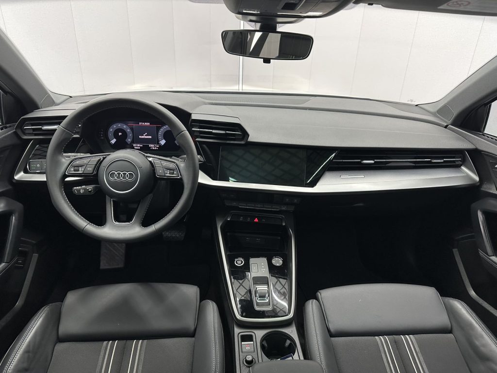 Audi A3 2021 Sportback 35 TFSI Sportline - Huishida Trading