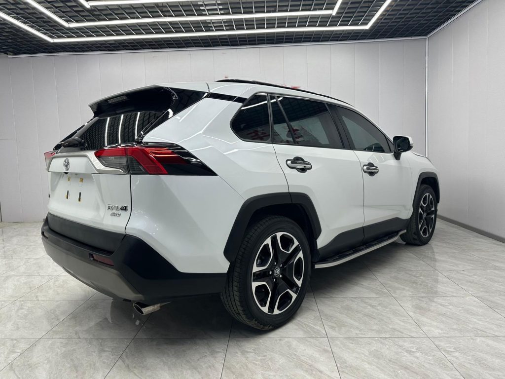 Toyota RAV4 Honour Edition Белый Модель 2021 года 2,0 л CVT 4WD Premium - Huishida Trading