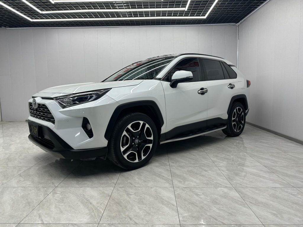 Toyota RAV4 Honour Edition Белый Модель 2021 года 2,0 л CVT 4WD Premium - Huishida Trading