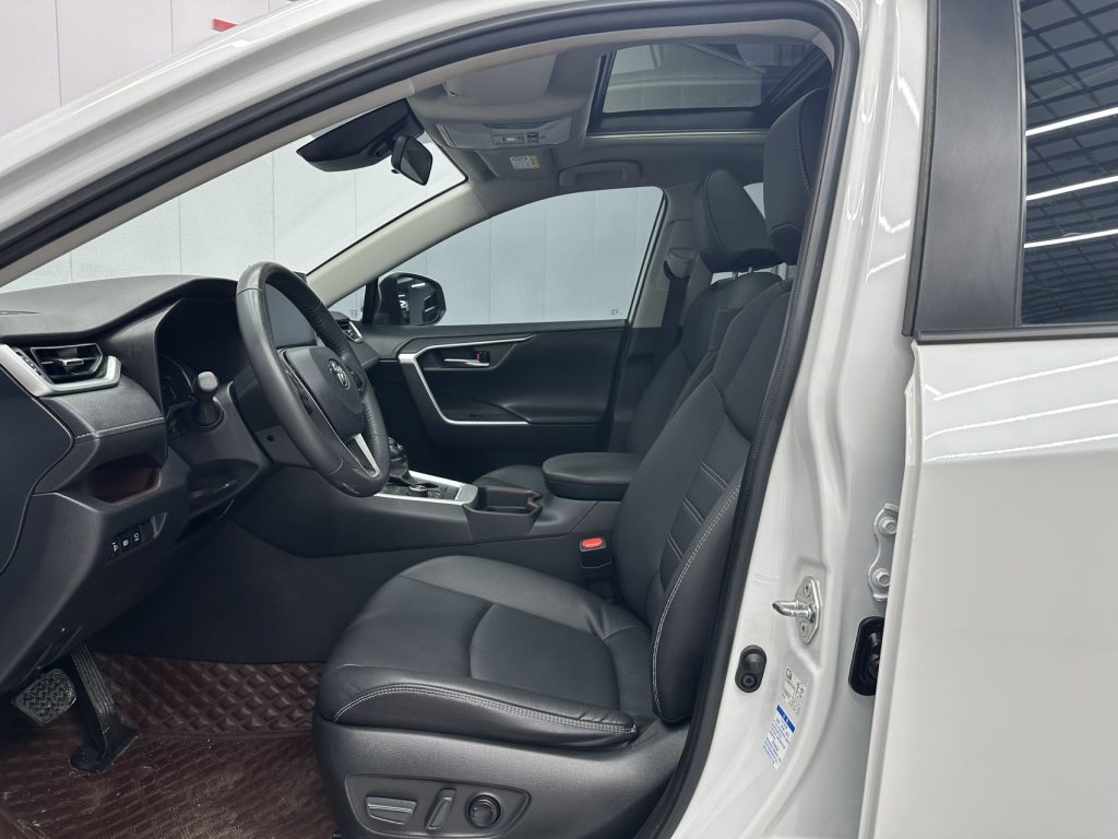 Toyota RAV4 Honour Edition Белый Модель 2021 года 2,0 л CVT 4WD Premium - Huishida Trading