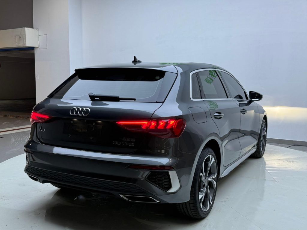 Audi A3 2021 Sportback 35 TFSI Premium Edition - Huishida Trading