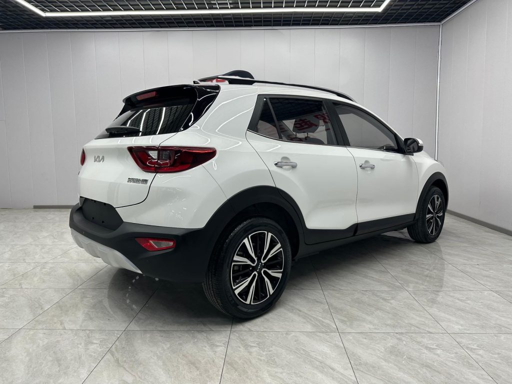 Kia STONIC 2021 года 1,4 л CVT Fun Edition - Huishida Trading