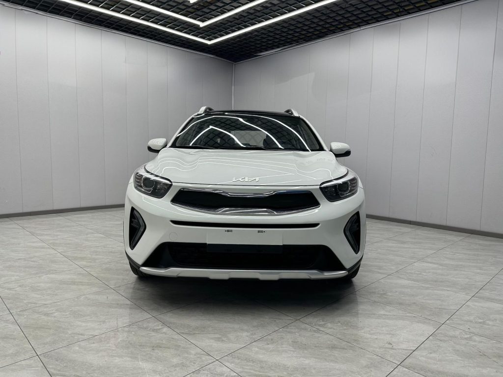 Kia STONIC 2021 года 1,4 л CVT Fun Edition - Huishida Trading