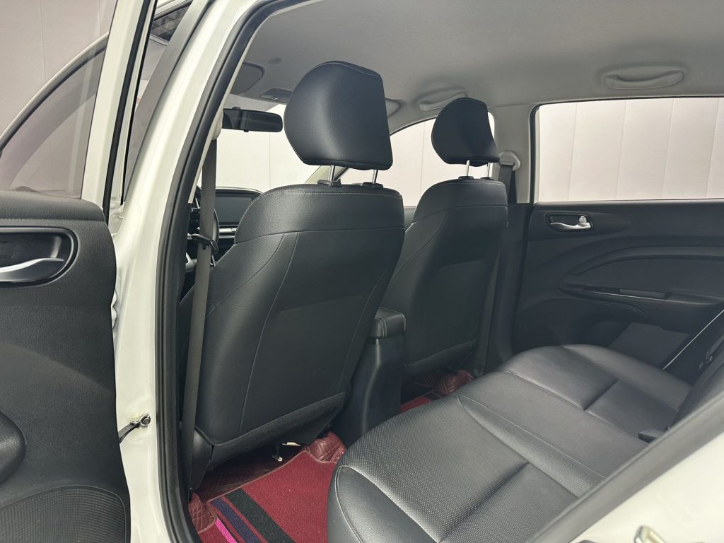 Kia STONIC 2021 года 1,4 л CVT Fun Edition - Huishida Trading