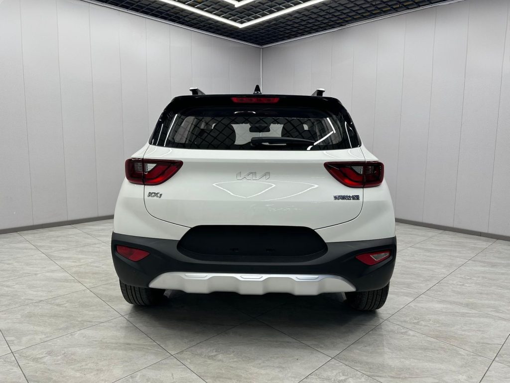 Kia STONIC 2021 года 1,4 л CVT Fun Edition - Huishida Trading