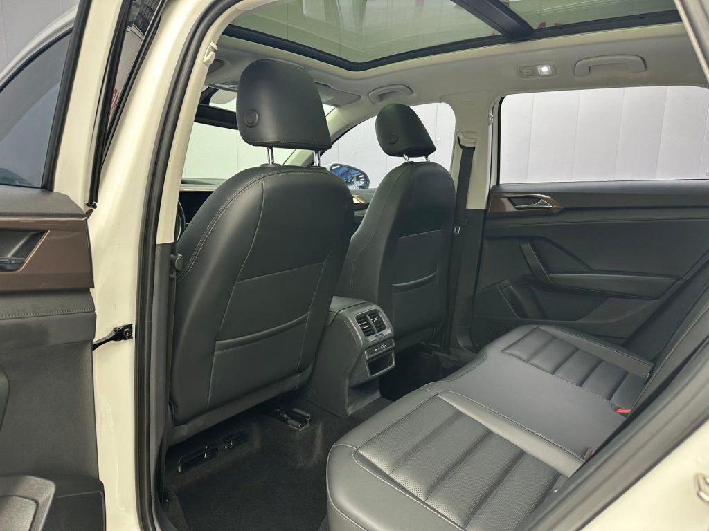 Volkswagen Tharu 2022 года 280TSI Передний привод Luxury Edition - Huishida Trading